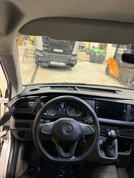 Volkswagen Transporter 10 of 24
