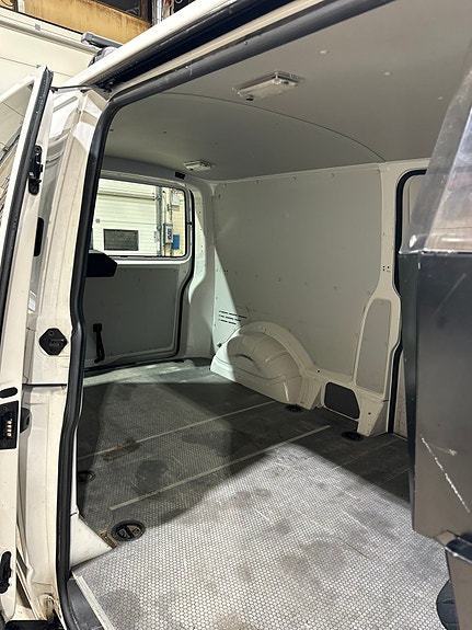 Volkswagen Transporter 16 of 24