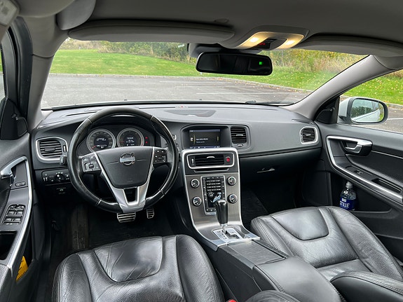 Volvo V60 17 of 28