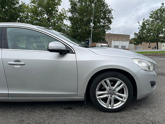 Volvo V60 3 of 28