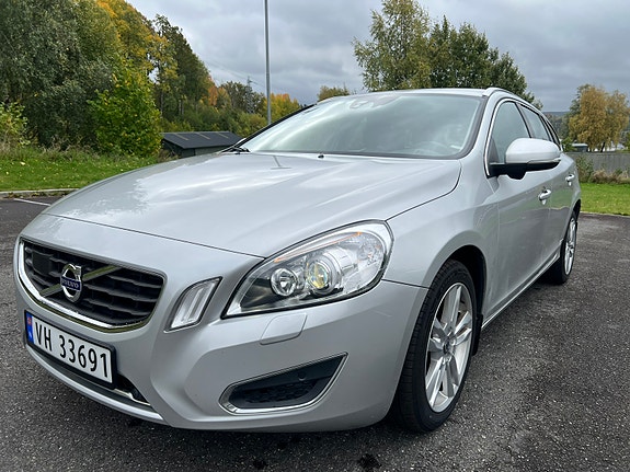 Volvo V60 13 of 28