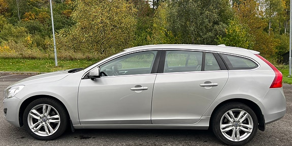 Volvo V60 11 of 28