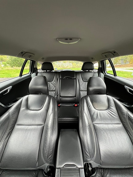 Volvo V60 14 of 28