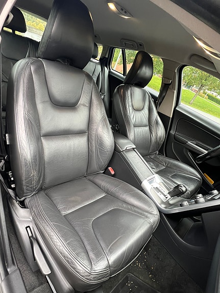 Volvo V60 21 of 28
