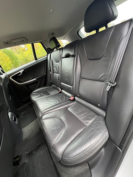 Volvo V60 23 of 28