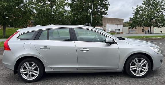 Volvo V60 4 of 28