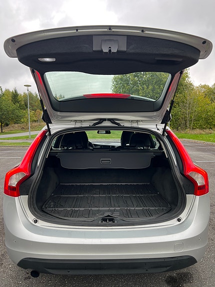 Volvo V60 9 of 28