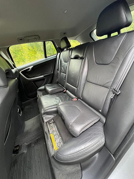 Volvo V60 24 of 28