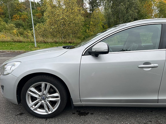 Volvo V60 12 of 28