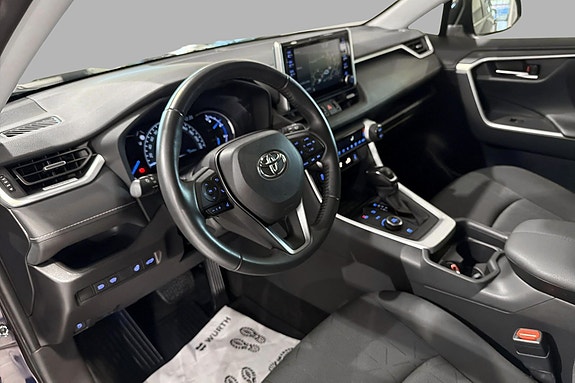 Toyota RAV4 10 of 19