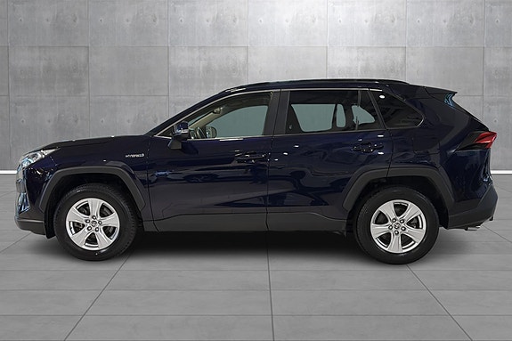 Toyota RAV4 2 of 19