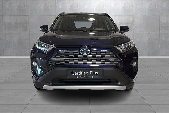 Toyota RAV4 8 of 19