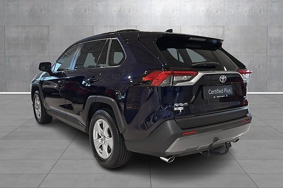 Toyota RAV4 3 of 19