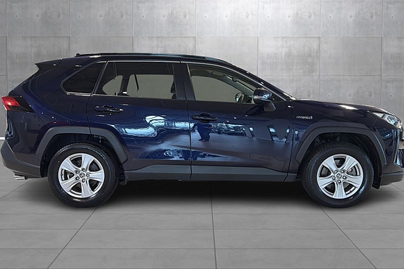 Toyota RAV4 6 of 19
