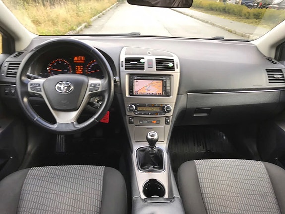 Toyota Avensis 6 of 13