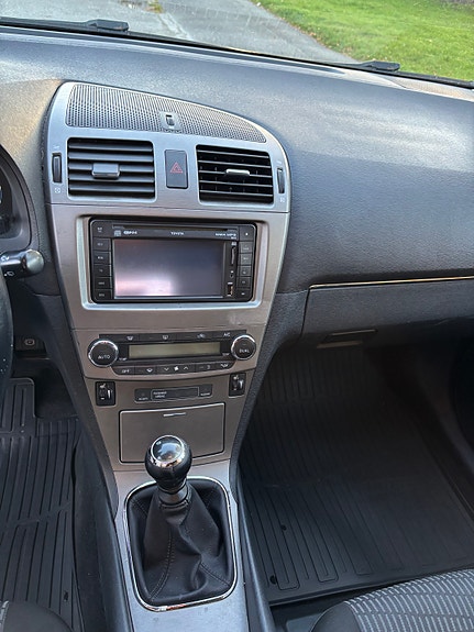 Toyota Avensis 7 of 13