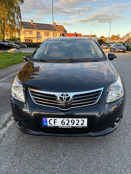 Toyota Avensis 3 of 13