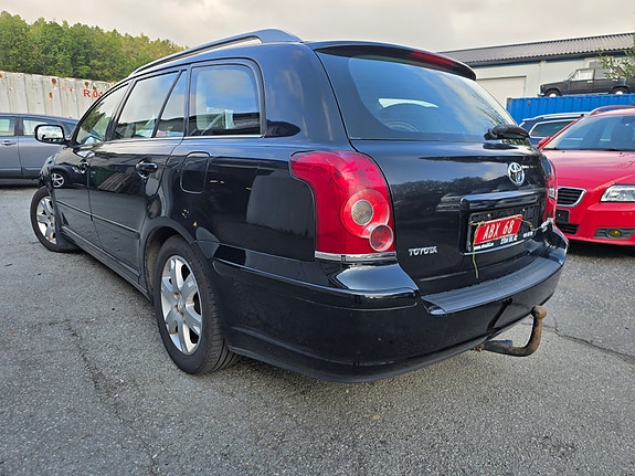 Toyota Avensis 6 of 30