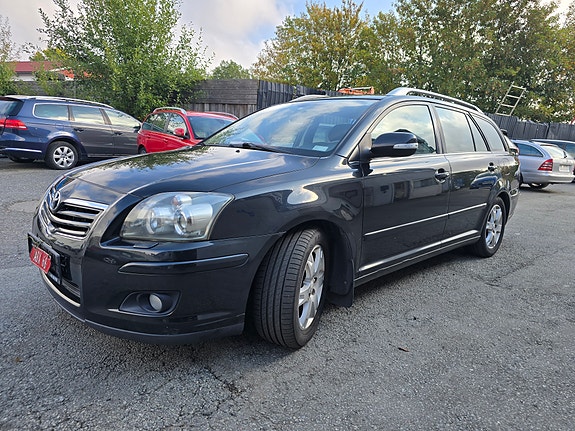 Toyota Avensis 8 of 30