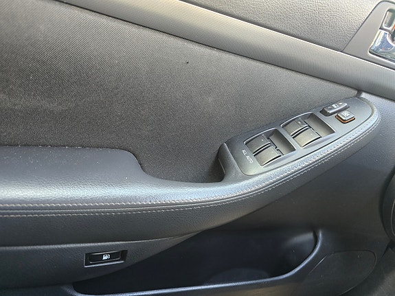 Toyota Avensis 17 of 30