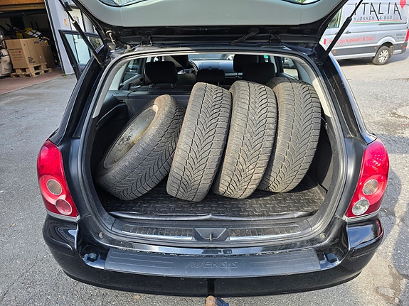 Toyota Avensis 15 of 30