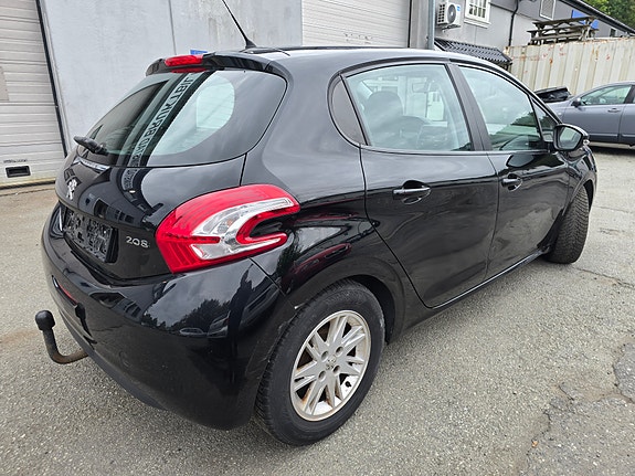 Peugeot 208 4 of 29