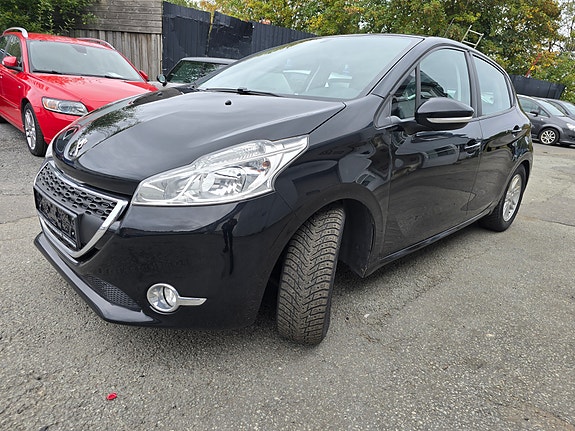 Peugeot 208 8 of 29