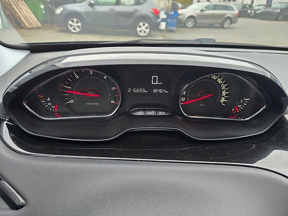 Peugeot 208 19 of 29