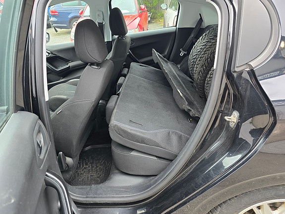 Peugeot 208 13 of 29