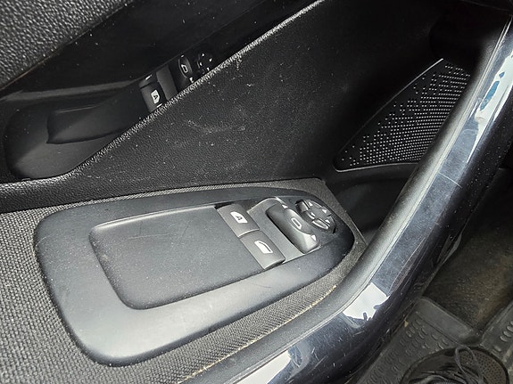 Peugeot 208 15 of 29