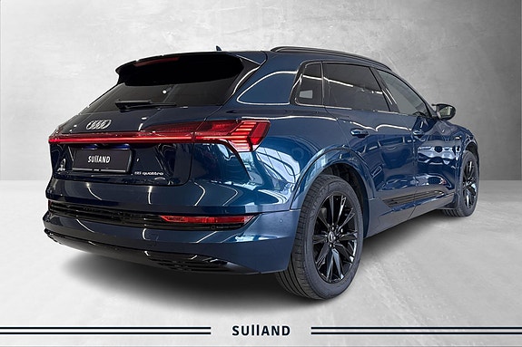 Audi e-tron 5 of 27