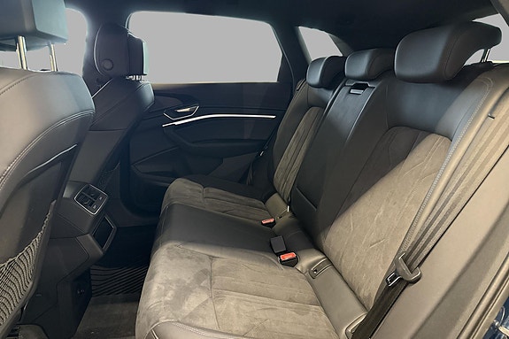 Audi e-tron 16 of 27