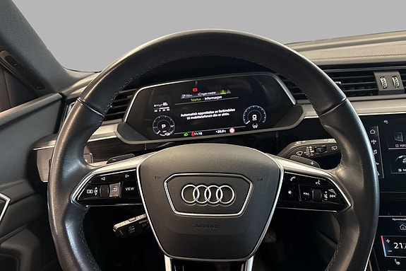 Audi e-tron 11 of 27