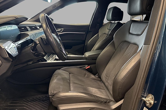 Audi e-tron 10 of 27