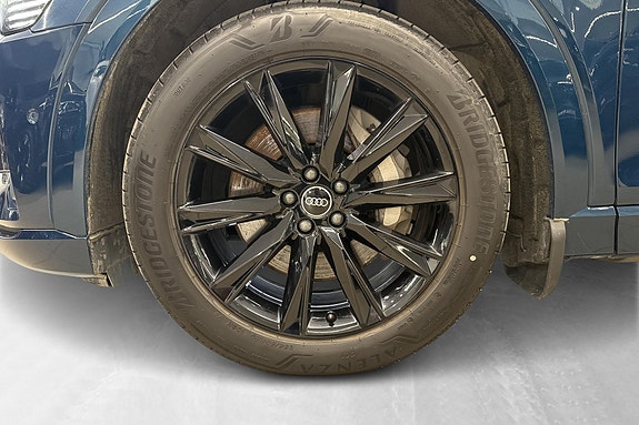 Audi e-tron 25 of 27