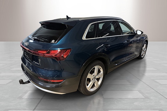 Audi e-tron 5 of 23