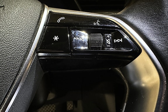 Audi e-tron 15 of 23
