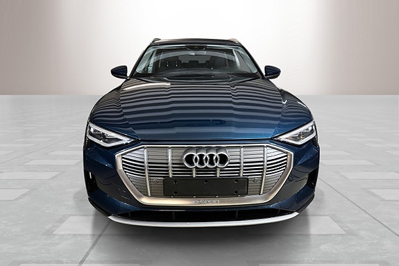 Audi e-tron 3 of 23