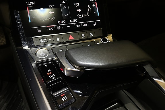 Audi e-tron 21 of 23