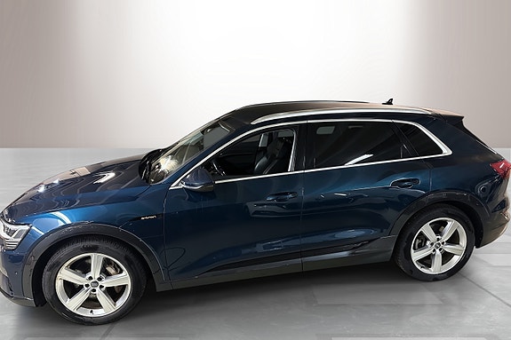 Audi e-tron 4 of 23