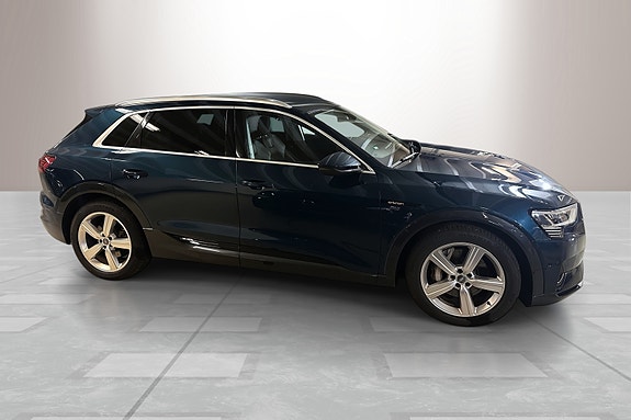 Audi e-tron 6 of 23