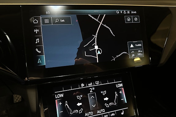 Audi e-tron 18 of 23