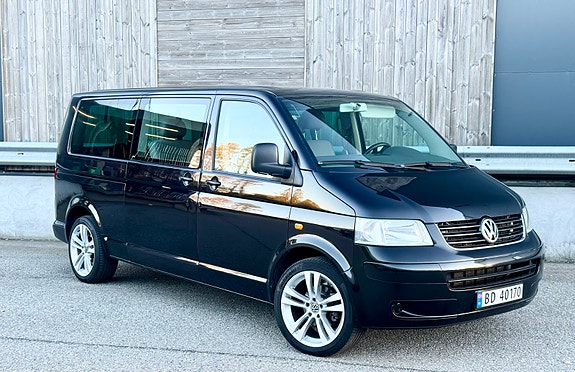 Volkswagen Caravelle 8 of 30