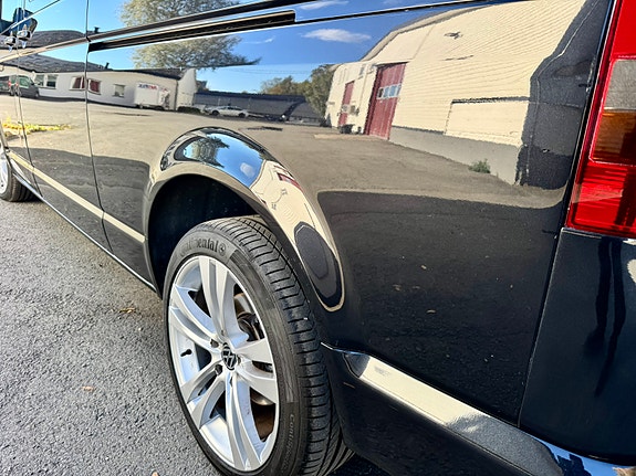 Volkswagen Caravelle 21 of 30