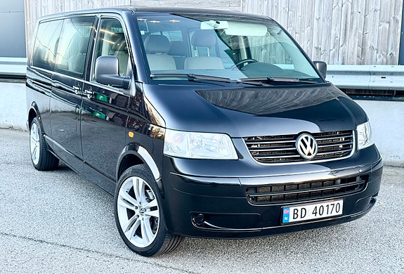 Volkswagen Caravelle 9 of 30