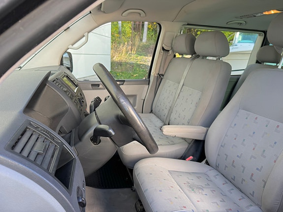 Volkswagen Caravelle 29 of 30