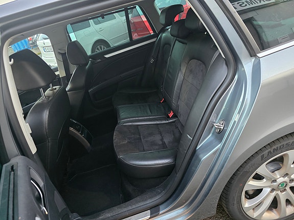 Skoda Superb 17 of 30