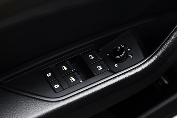 Audi e-tron 16 of 24
