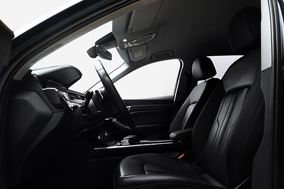 Audi e-tron 10 of 24