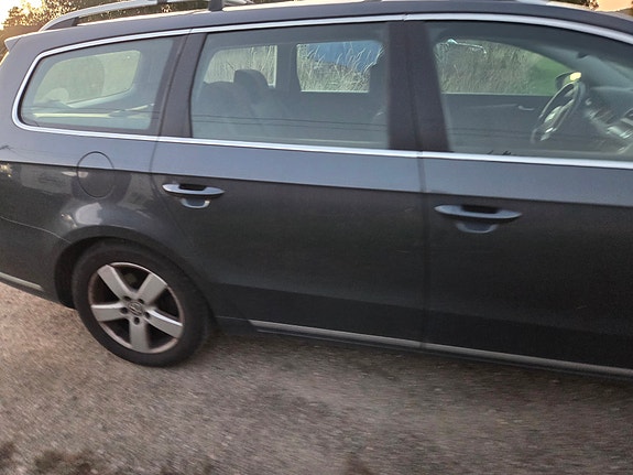 Volkswagen Passat 4 of 19